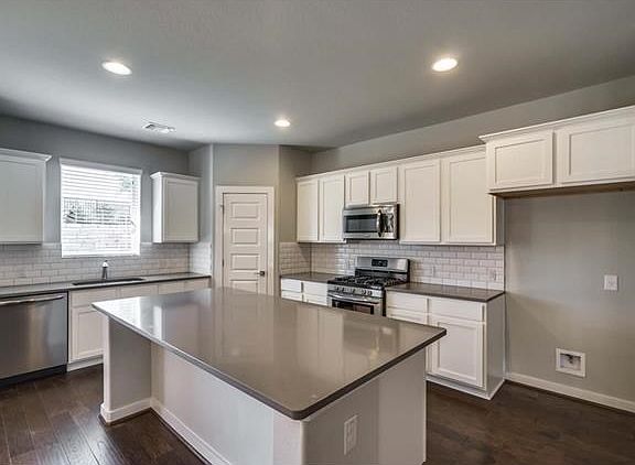 02_7208SiennaRouge_SUTH