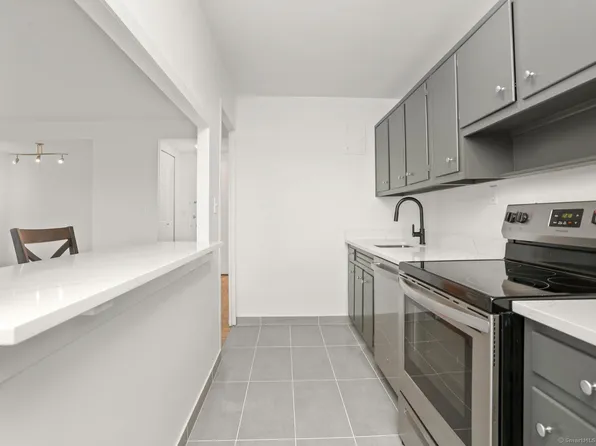 80 Cartright Street #8B, Bridgeport, CT 06604