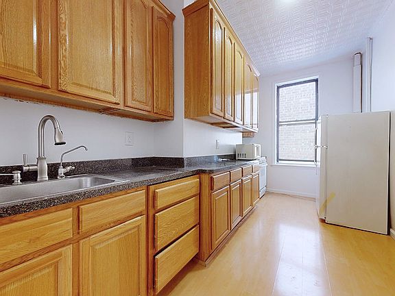 5th image of 1256 Lexington Ave #3