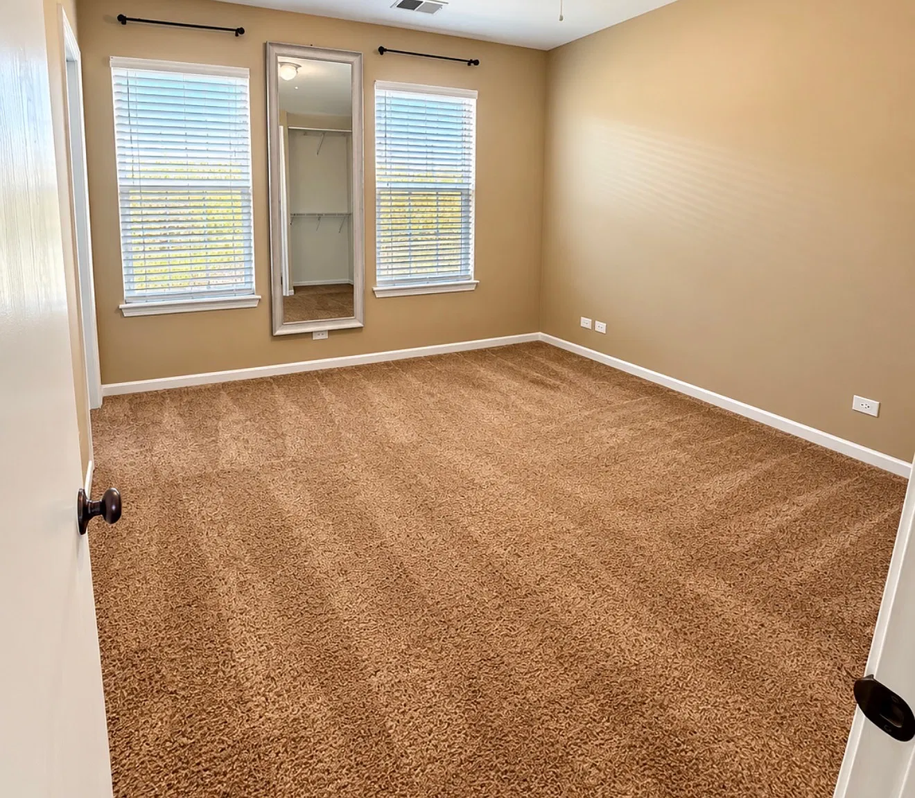 4 bed, 1872 sqft, $3,100 — Photo 3