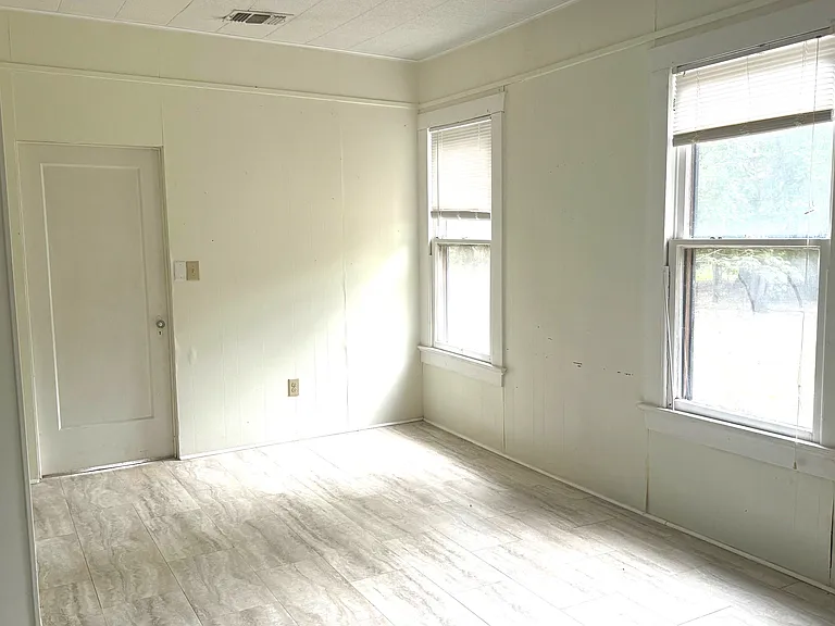 1112 Spruce St — Photo 11