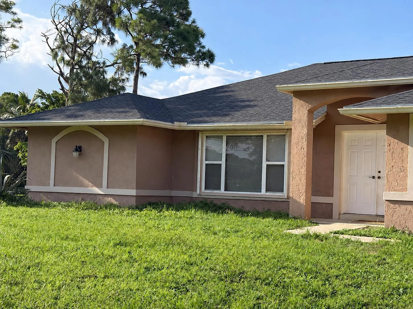 4 bed, 2.0 bath, 2509 sqft, $3,500 — Photo 3