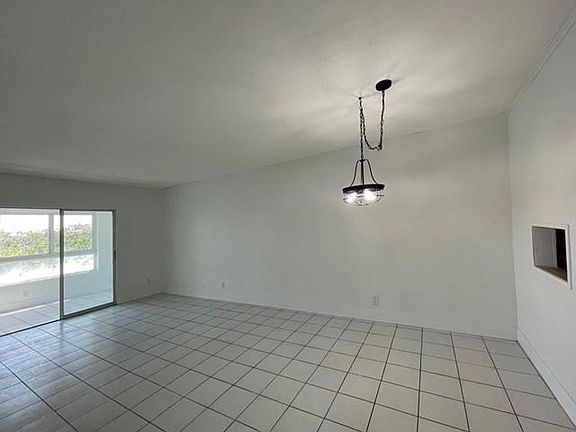 2nd image of 2224-19255 NE 2nd Ave #2224