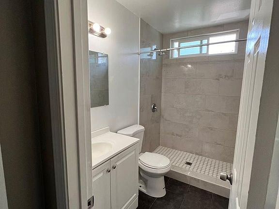 4th image of 4781 Seminole Dr APT 10