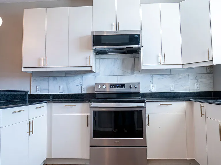 310 S Jensen Dr — Photo 2