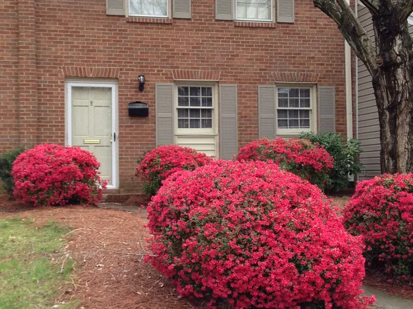 3950 E Valley Ct, Winston Salem, NC 27106