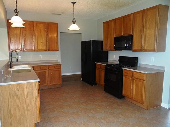 4th image of 5017 Bellflower Ct