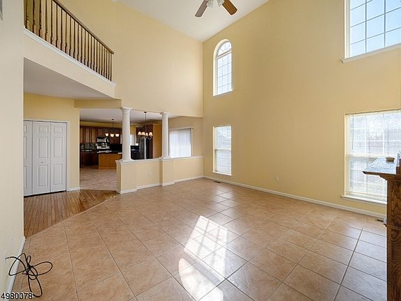 4th image of 343 Stonehenge Dr