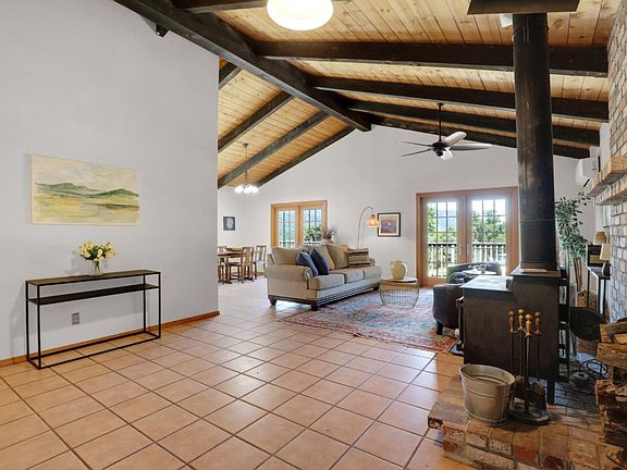 3rd image of 19235 Cachagua Rd