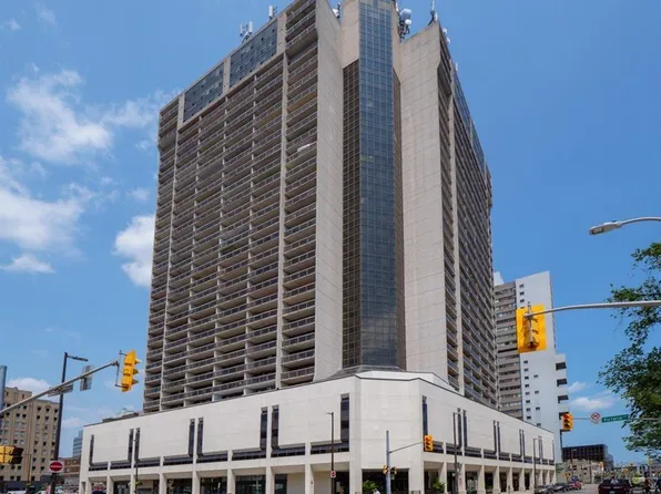 150 Park St W #702, Windsor, ON N9A 7A2