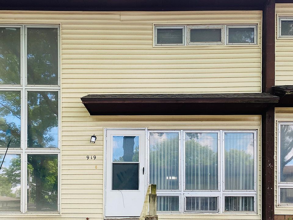 1st image of 919 N 70th St