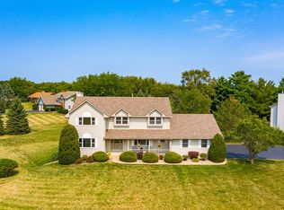 10320 Saddlebred Trl, Woodstock, IL 60098