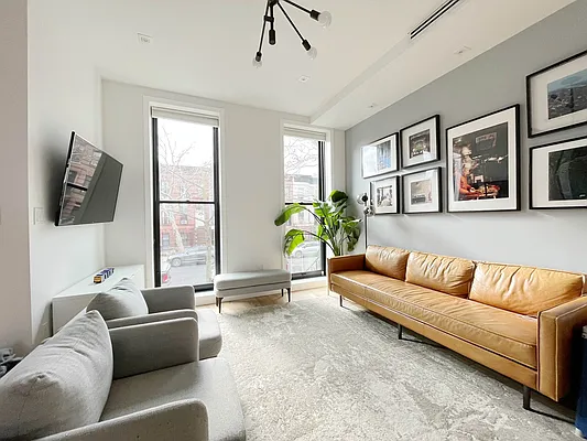 Rented by Modern Spaces | media 20