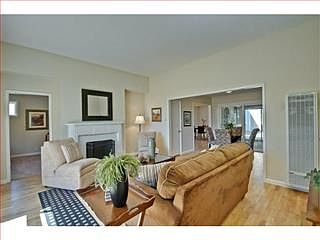 4th image of 1649 Cottage Grove Ave