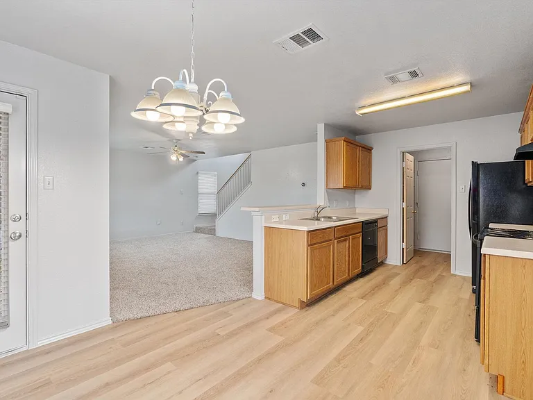 12921 White House St — Photo 7