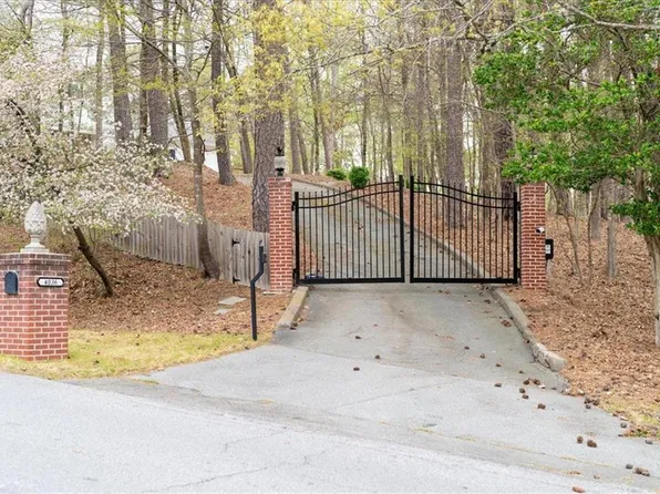 4036 Gunnin Rd, Peachtree Corners, GA 30092