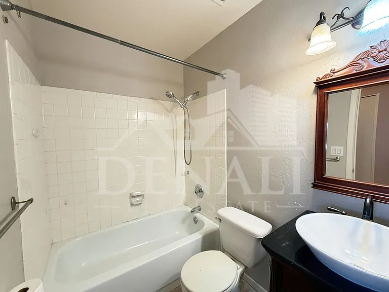 2102 W Knox Rd — Photo 22