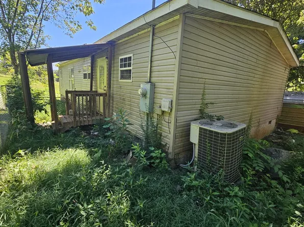 117 Sprinkle Rd, Franklin, NC 28734