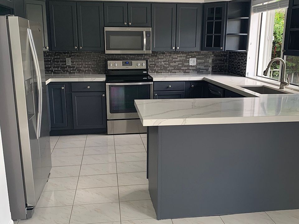 1st image of 10000 NW 4th St