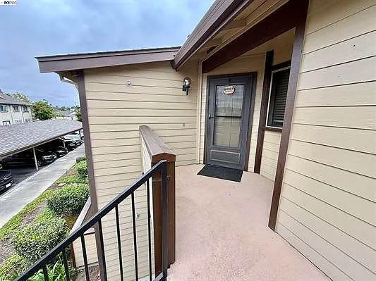 3835 Yorkshire St — Photo 27