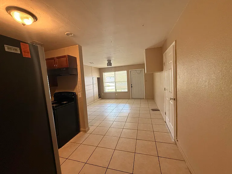 1604 Zephyr Ave — Photo 7