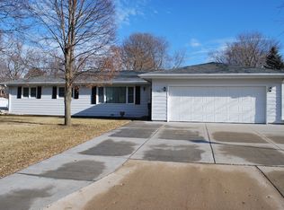 404 Emmer St, Mayville, WI 53050