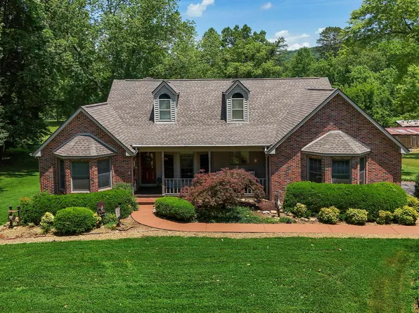 302 Lake St, Harriman, TN 37748