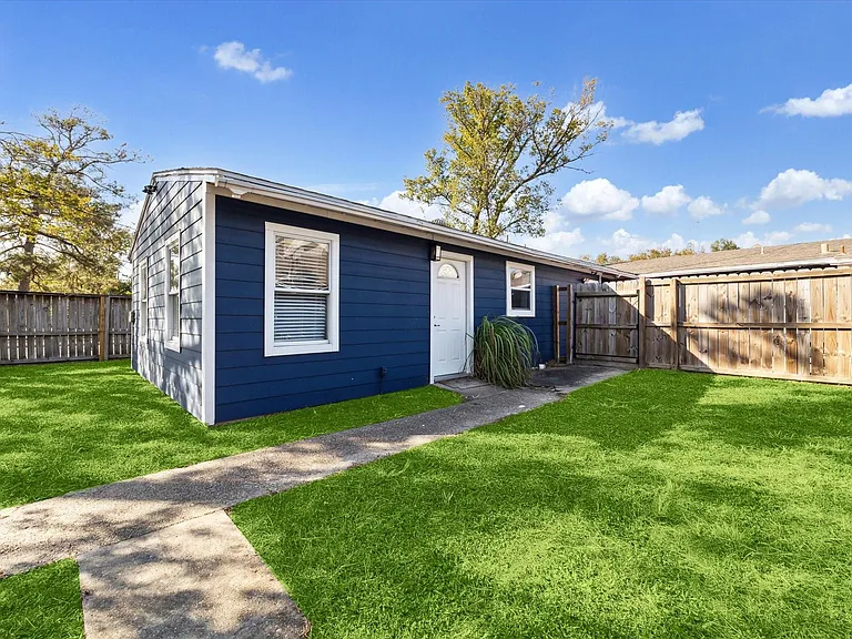 1147 Du Barry Ln #B — Photo 1