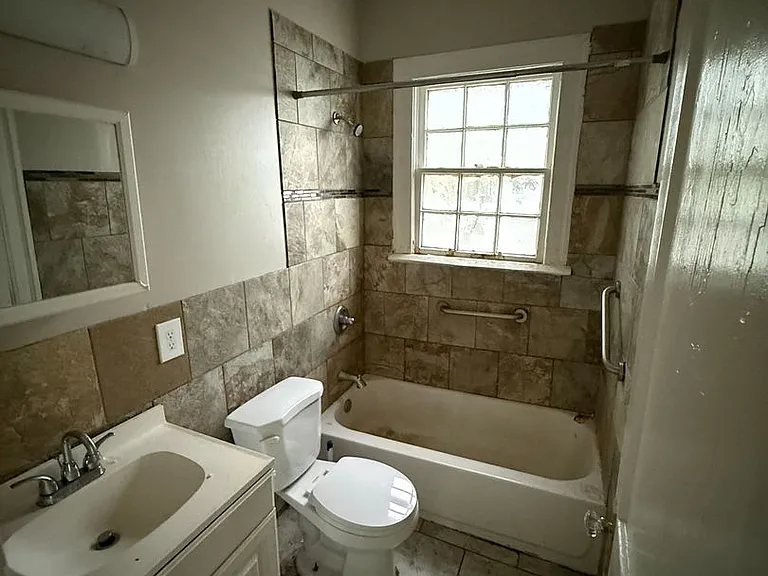 3808 Northview Dr — Photo 6