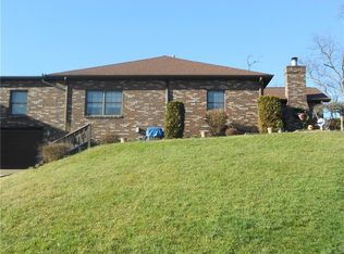 111 Patio Dr, Canonsburg, PA 15317