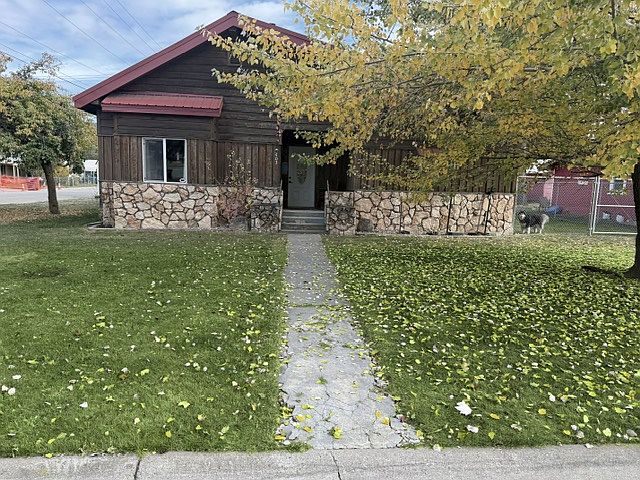 1st image of 403 Dakota Ave