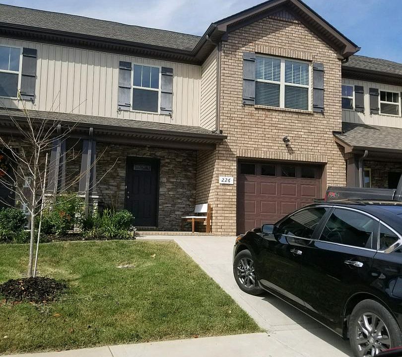 1st image of 226 Saxony Way #226