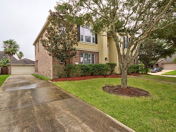 2nd image of 3011 Willow Brook Ct