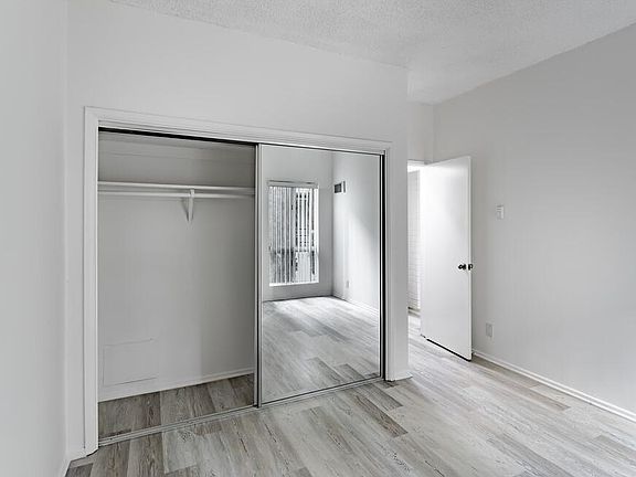 4th image of 10905 Ohio Ave APT 323