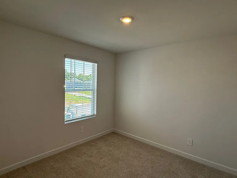 436 Luna Ln — Photo 15
