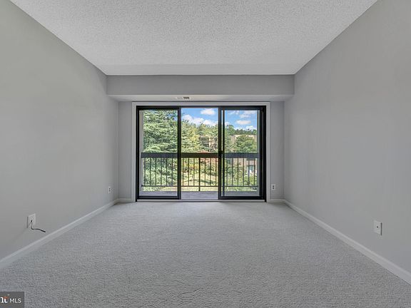 5th image of 807 N Howard St APT 313