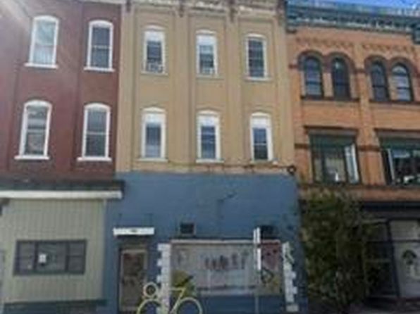 662 Main St #1