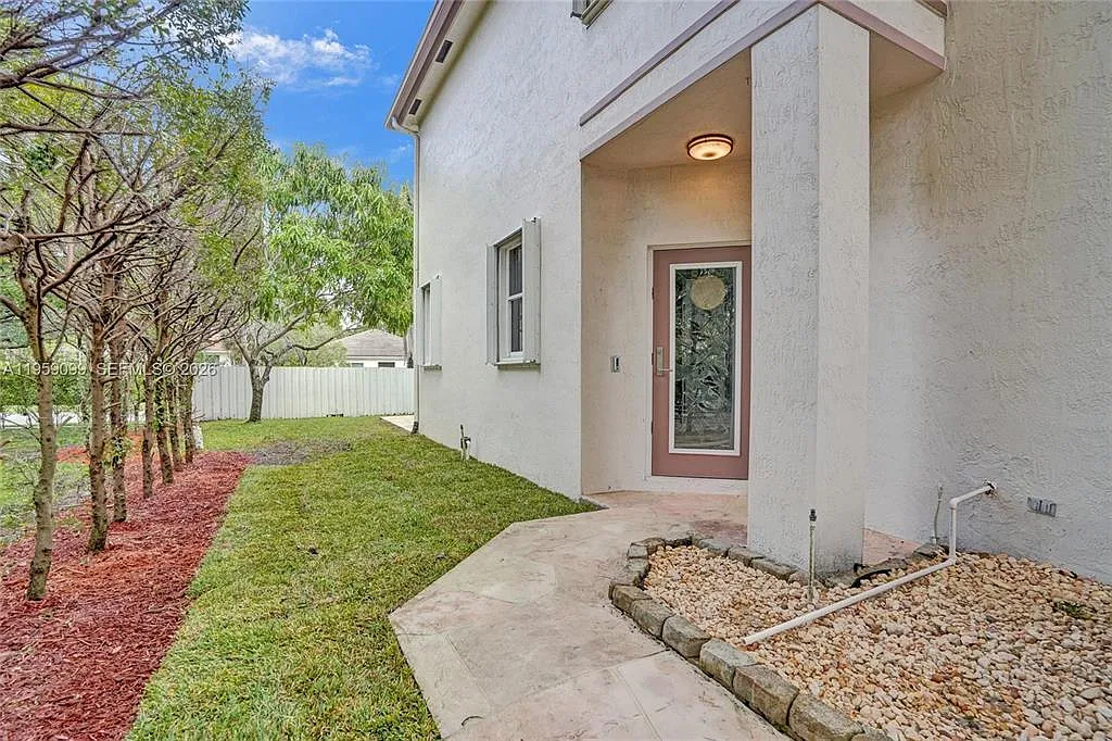 4 bed, 2.5 bath, 2282 sqft, $3,995 — Photo 1