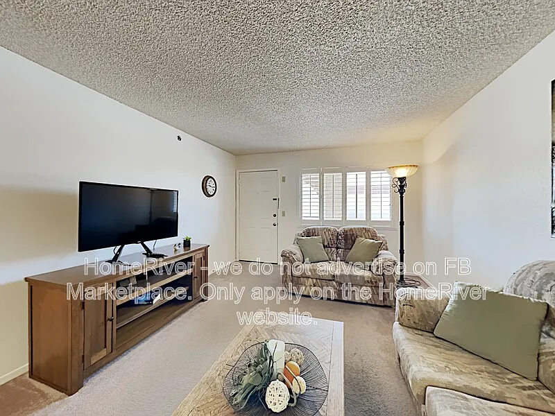 1 bed, 1.0 bath, 718 sqft, $1,200 — Photo 2