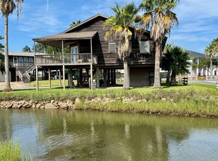 10304 Cloud Ln, Galveston, TX 77554