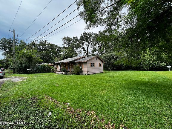 2nd image of 7227 FERNANDINA Avenue