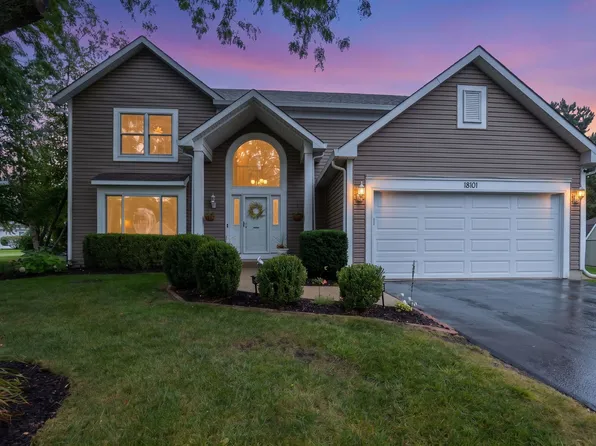 18101 W Hampshire Dr, Gurnee, IL 60031
