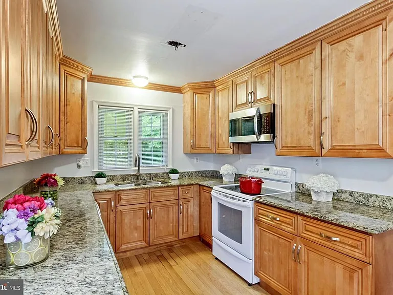 14908 Claude Ln — Photo 8