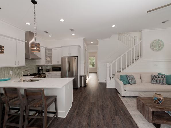 19 Spinnaker Ln