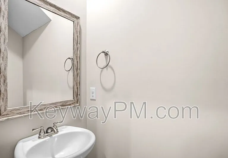 3133 Venetian Dr — Photo 6