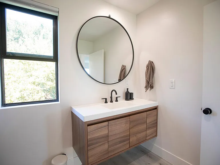1346 Cecelia Ct — Photo 20