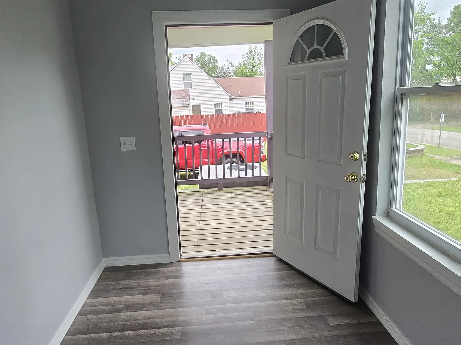 3 bed, $1,300 — Photo 4