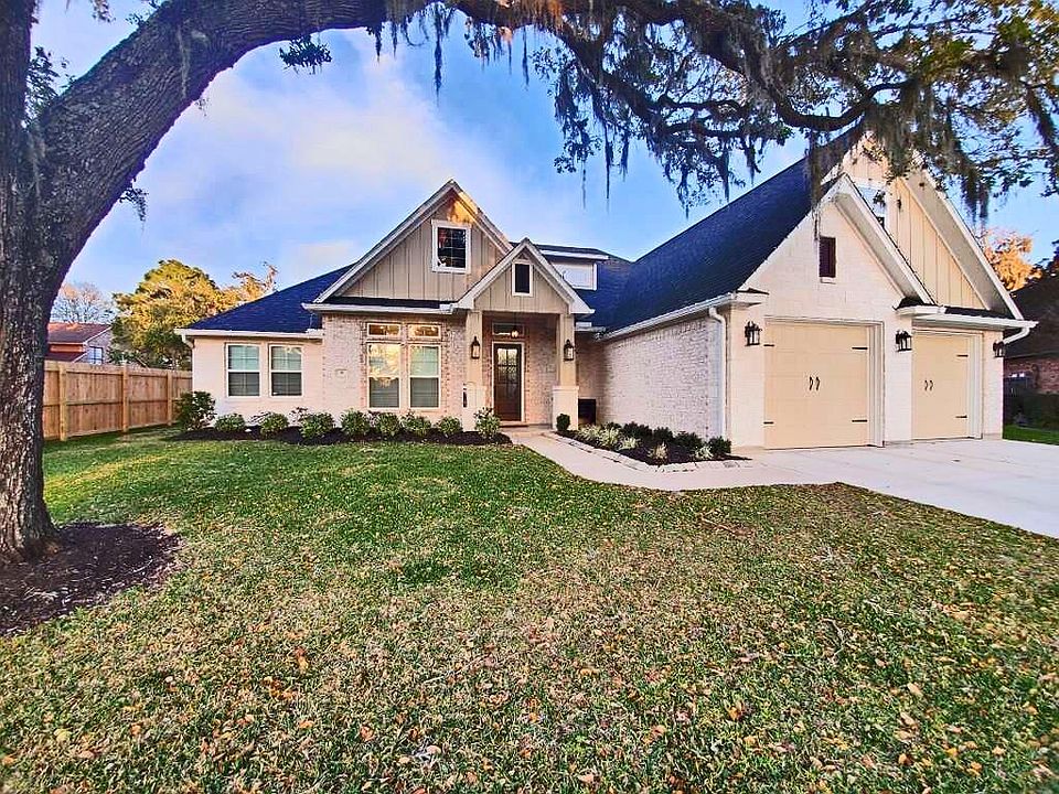 1st image of 9 Evergreen Ln