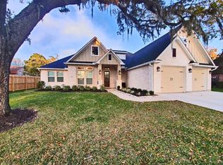 9 Evergreen Ln, West Columbia, TX 77486