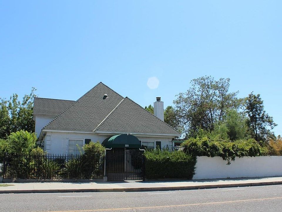 1st image of 325 E 21st St